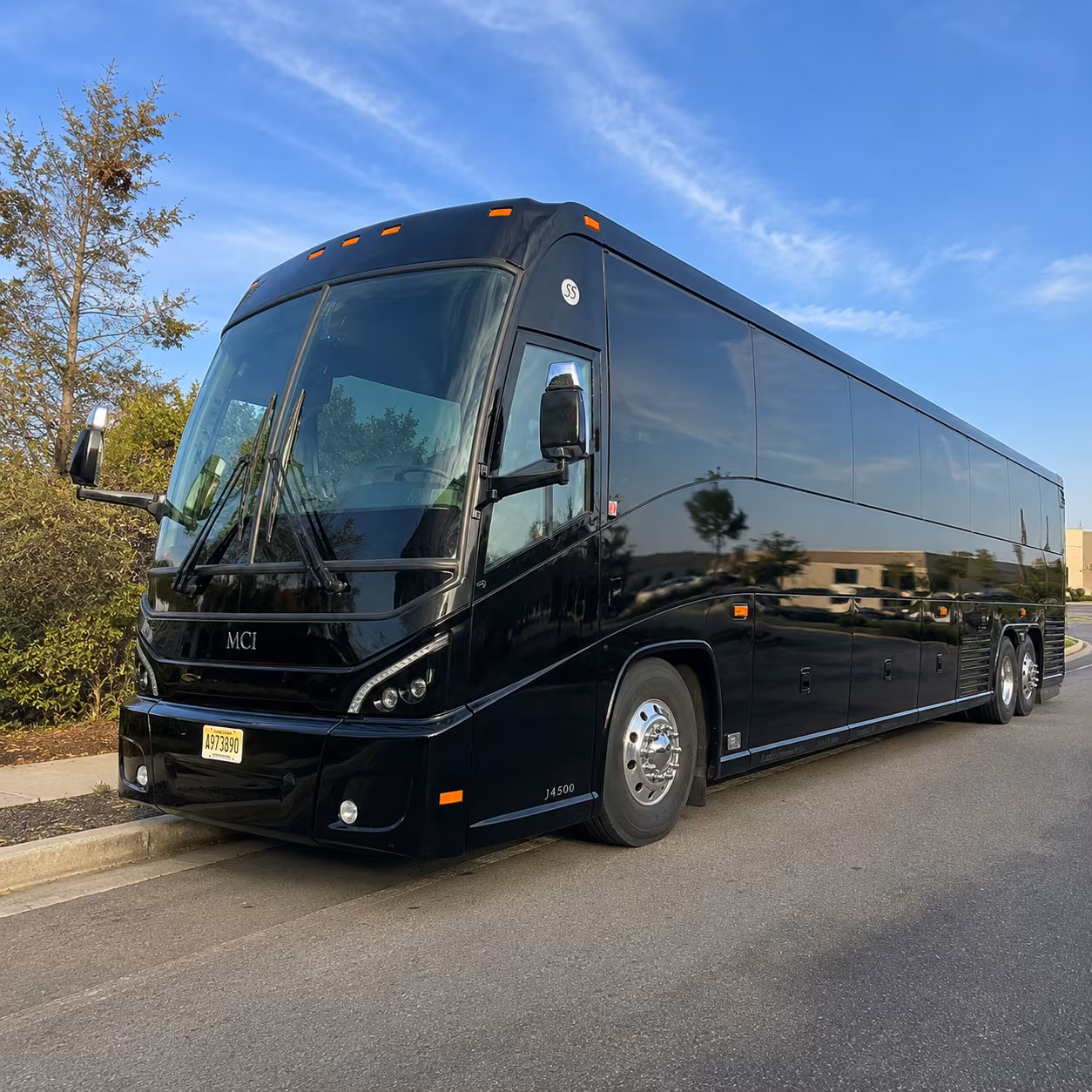 shuttle buses between carson and los alamitos joint forces training base
